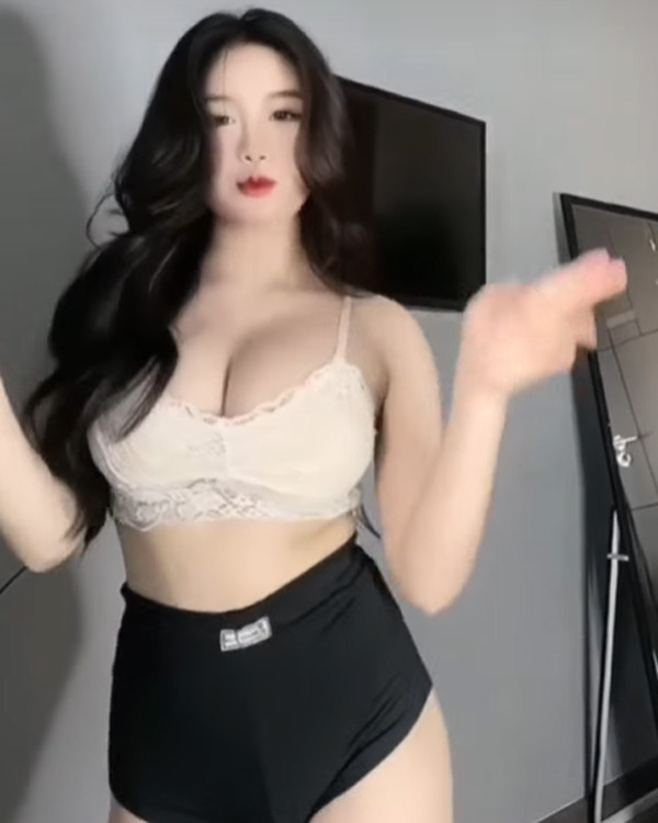 Phong cách livestream đặc sắc Trà Giang Live
