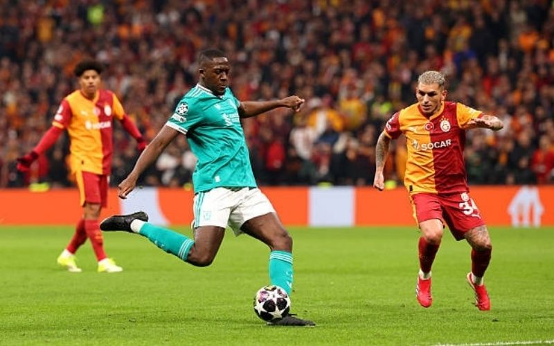 Galatasaray 1-0 Liverpool: The Kop gục ngã tối thiểu