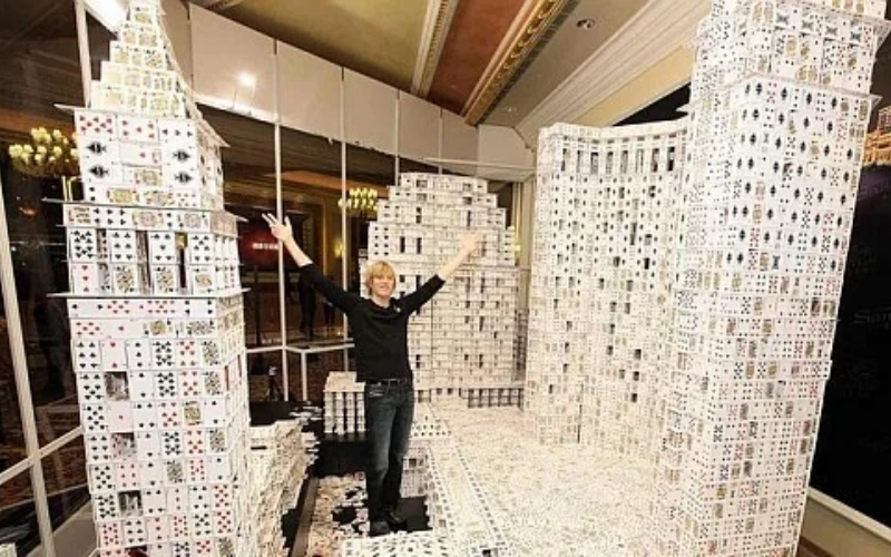 Những kỷ lục Guinness kỳ lạ liên quan đến các quân bài