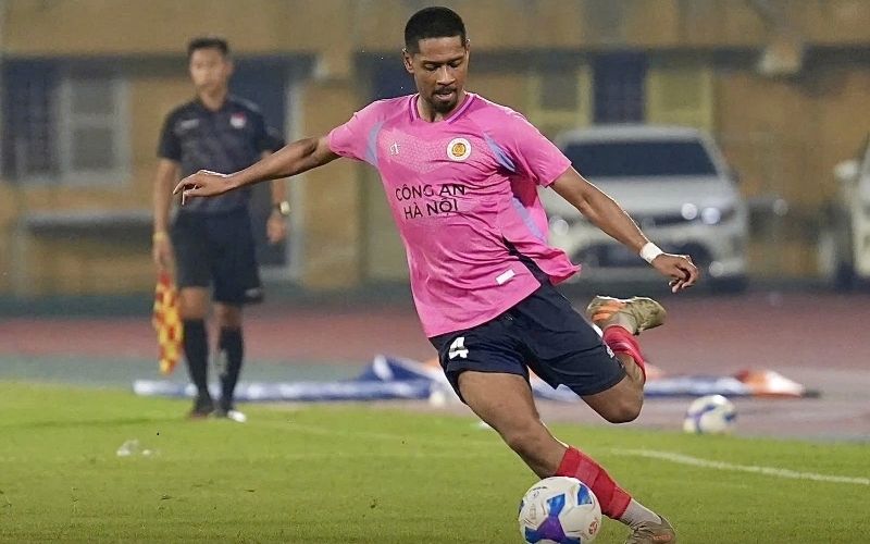 Overlapping Centre-back Trung vệ dâng biên gây sốc chiến thuật
