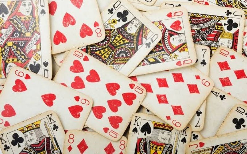 Tìm hiểu lịch sử ra đời và ý nghĩa biểu tượng của bộ bài 52 lá tây